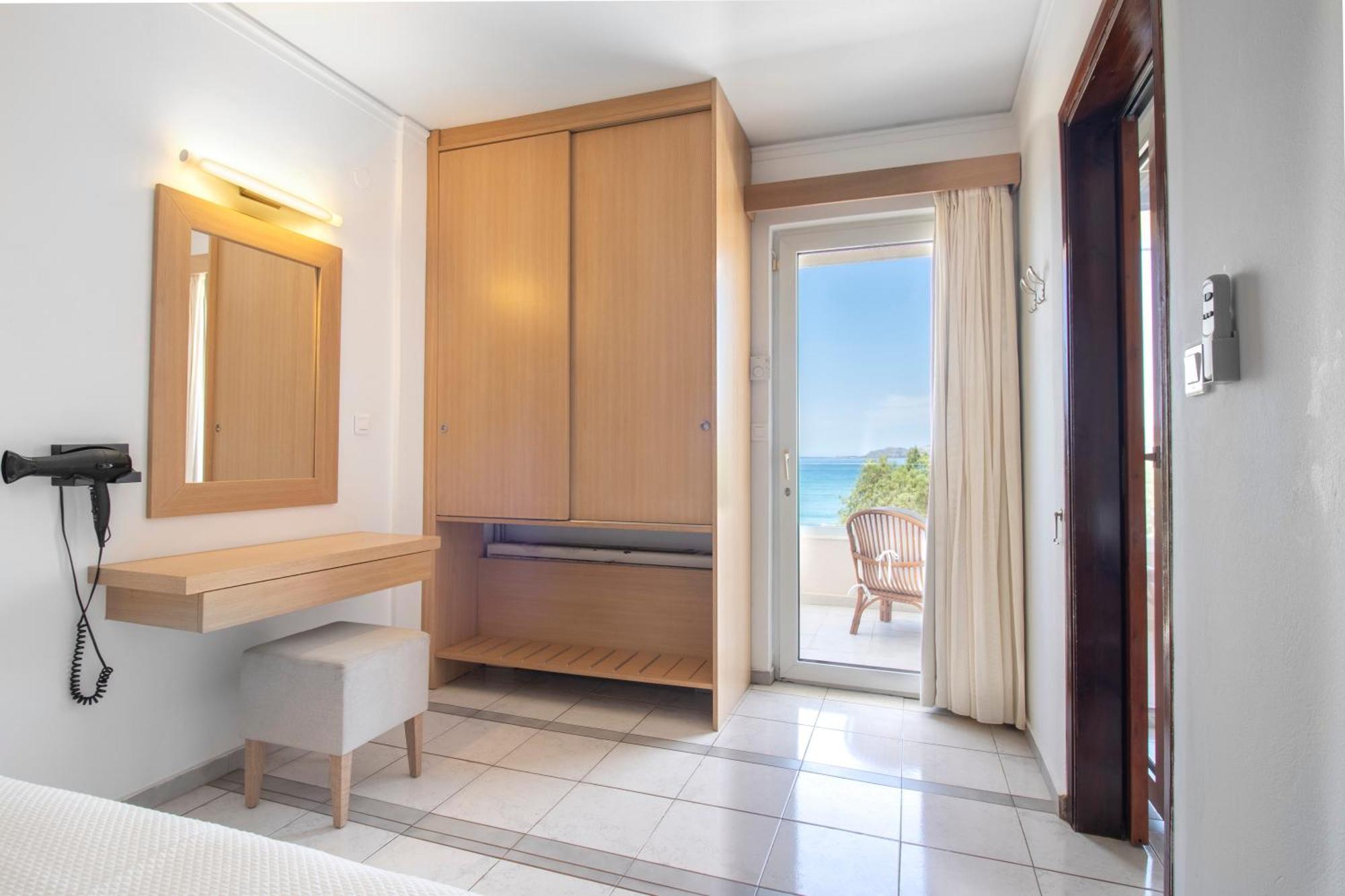 Pal Beach Palaiochora Exteriér fotografie